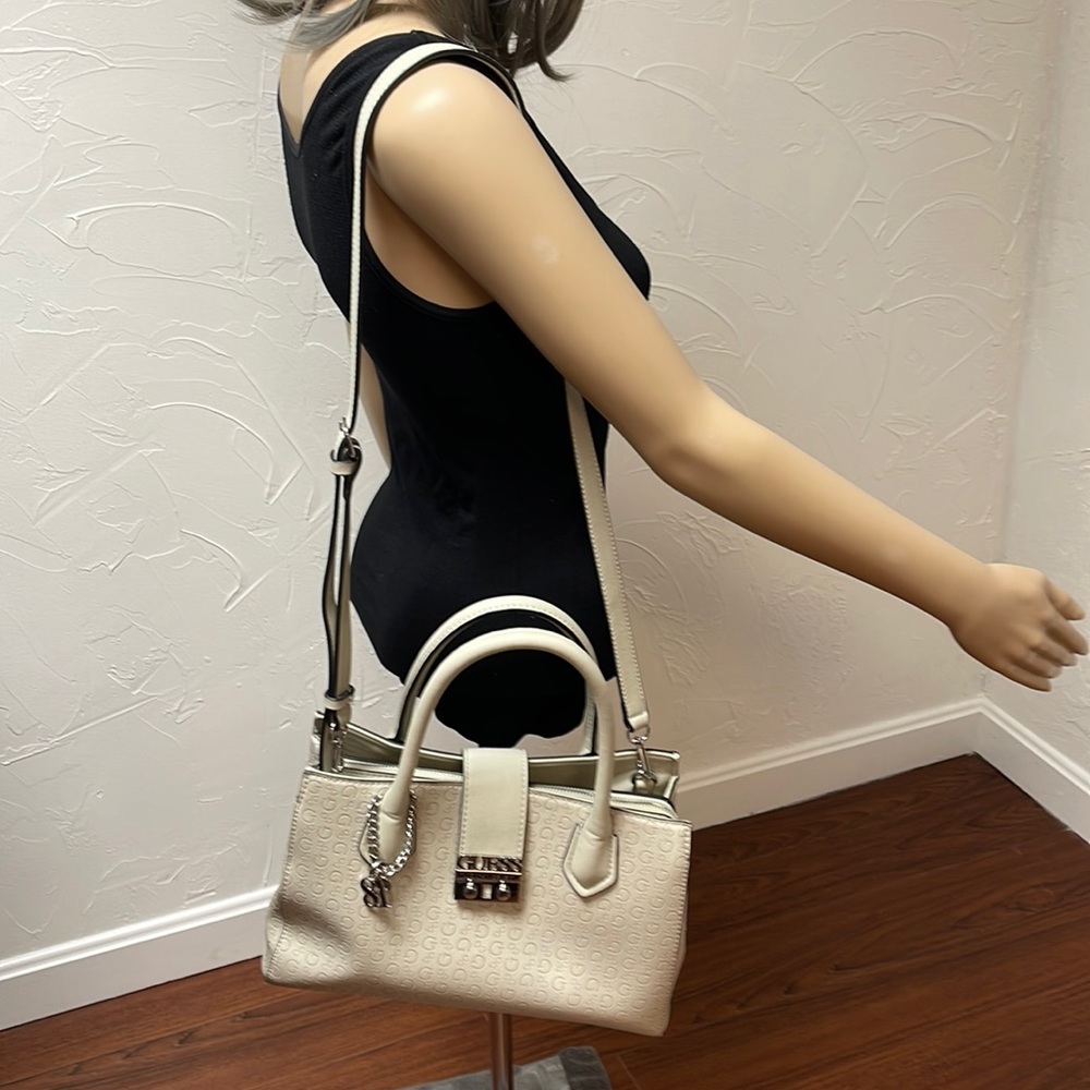 Guess handbag/crossbody logo